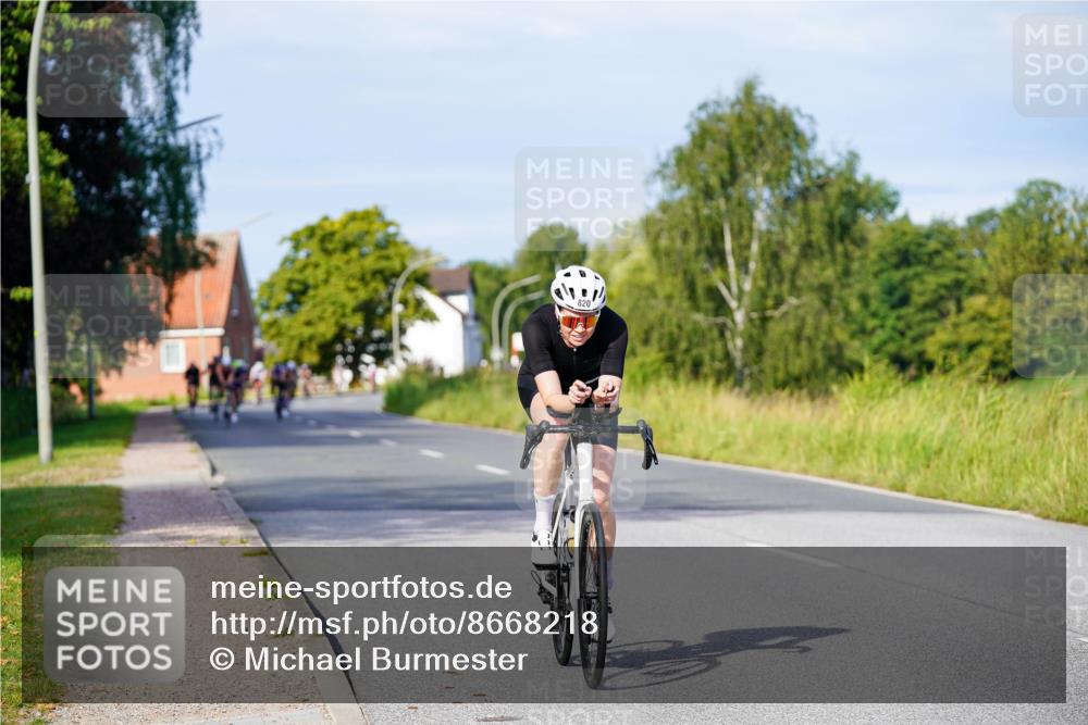 31.08.2025 - Elbe Triathlon Hamburg Michael Burmester http://msf.ph/oto/8668218 31.08.2025 09:46:13 Radfahren 694, 717, 803, 820, 876 meine-sportfotos.de
