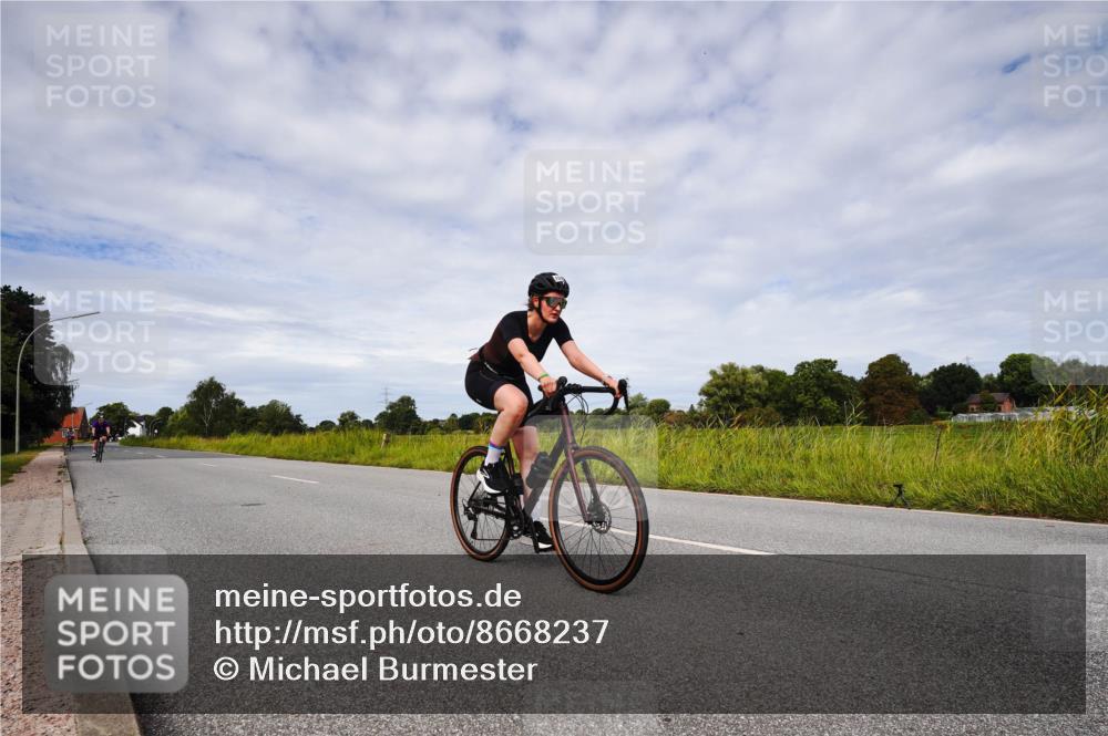 31.08.2025 - Elbe Triathlon Hamburg Michael Burmester http://msf.ph/oto/8668237 31.08.2025 11:07:08 Radfahren 952, 1340, 1477, 1556, 1561, 1618 meine-sportfotos.de