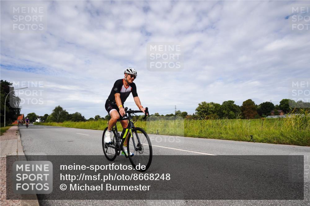 31.08.2025 - Elbe Triathlon Hamburg Michael Burmester http://msf.ph/oto/8668248 31.08.2025 11:07:36 Radfahren 1294, 1524, 1582 meine-sportfotos.de