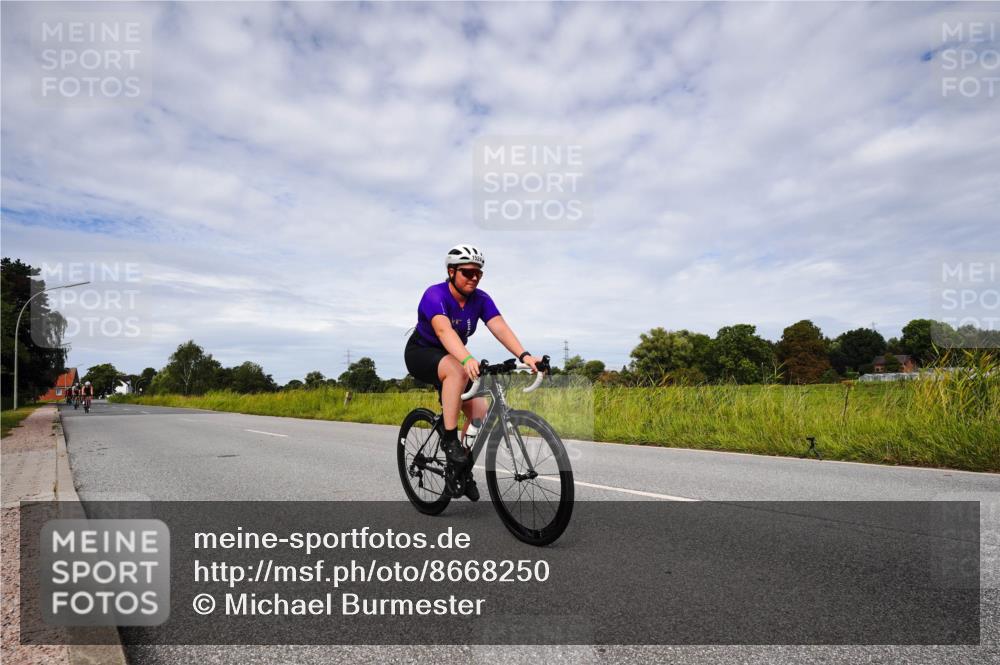 31.08.2025 - Elbe Triathlon Hamburg Michael Burmester http://msf.ph/oto/8668250 31.08.2025 11:07:39 Radfahren 1343, 1524, 1582 meine-sportfotos.de