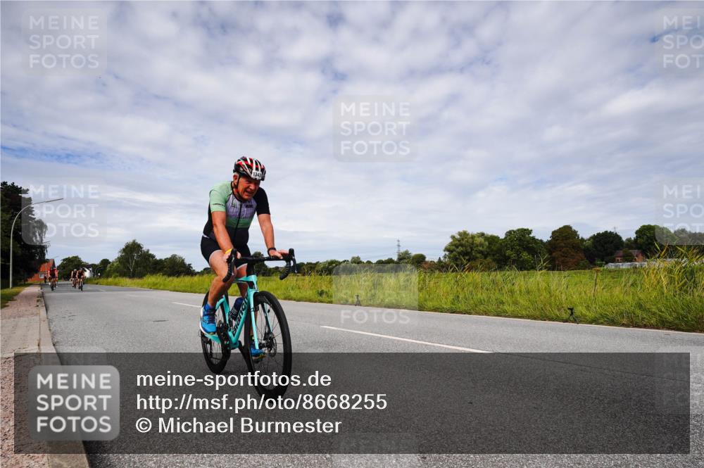 31.08.2025 - Elbe Triathlon Hamburg Michael Burmester http://msf.ph/oto/8668255 31.08.2025 11:07:45 Radfahren 1293, 1343, 1419, 1501, 1582, 1593 meine-sportfotos.de