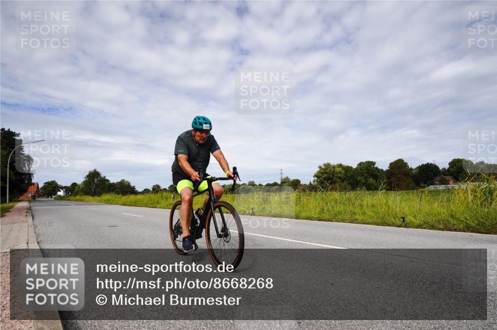31.08.2025 - Elbe Triathlon Hamburg Michael Burmester http://msf.ph/oto/8668268 31.08.2025 11:08:11 Radfahren 1325, 1492 meine-sportfotos.de
