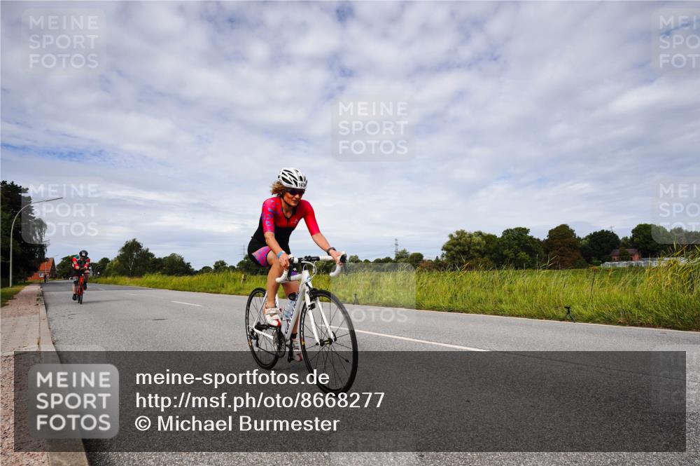 31.08.2025 - Elbe Triathlon Hamburg Michael Burmester http://msf.ph/oto/8668277 31.08.2025 11:08:22 Radfahren 1271, 1413, 1434, 1469 meine-sportfotos.de