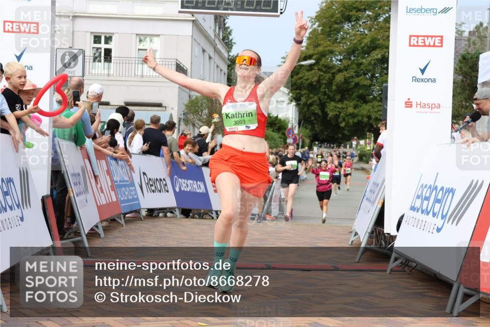 31.08.2025 - 21. Blankeneser Heldenlauf Strokosch-Dieckow http://msf.ph/oto/8668278 31.08.2025 11:14:45 Ziel 3707, 3445, 3093 meine-sportfotos.de