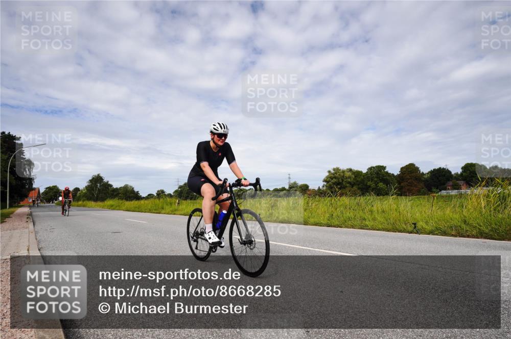 31.08.2025 - Elbe Triathlon Hamburg Michael Burmester http://msf.ph/oto/8668285 31.08.2025 11:08:47 Radfahren 1290, 1538, 1563 meine-sportfotos.de