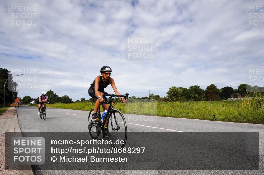 31.08.2025 - Elbe Triathlon Hamburg Michael Burmester http://msf.ph/oto/8668297 31.08.2025 11:09:03 Radfahren 1389, 1487, 1513, 1515 meine-sportfotos.de