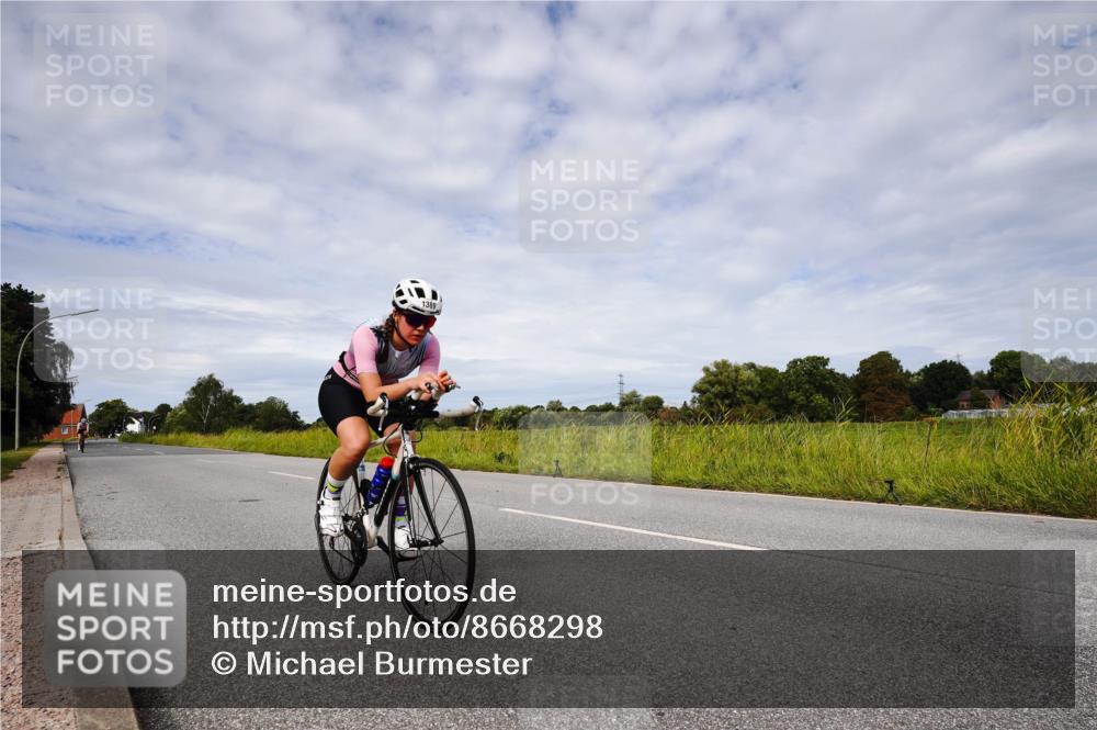 31.08.2025 - Elbe Triathlon Hamburg Michael Burmester http://msf.ph/oto/8668298 31.08.2025 11:09:03 Radfahren 1389, 1487, 1513, 1515 meine-sportfotos.de