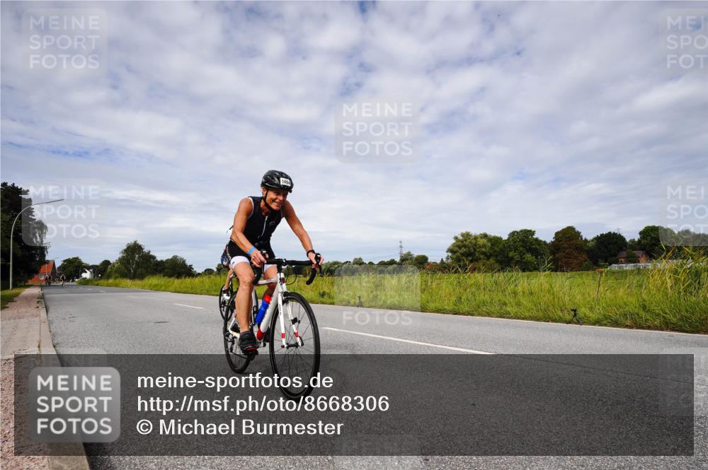 31.08.2025 - Elbe Triathlon Hamburg Michael Burmester http://msf.ph/oto/8668306 31.08.2025 11:09:21 Radfahren 1295, 1381, 1494, 1600 meine-sportfotos.de