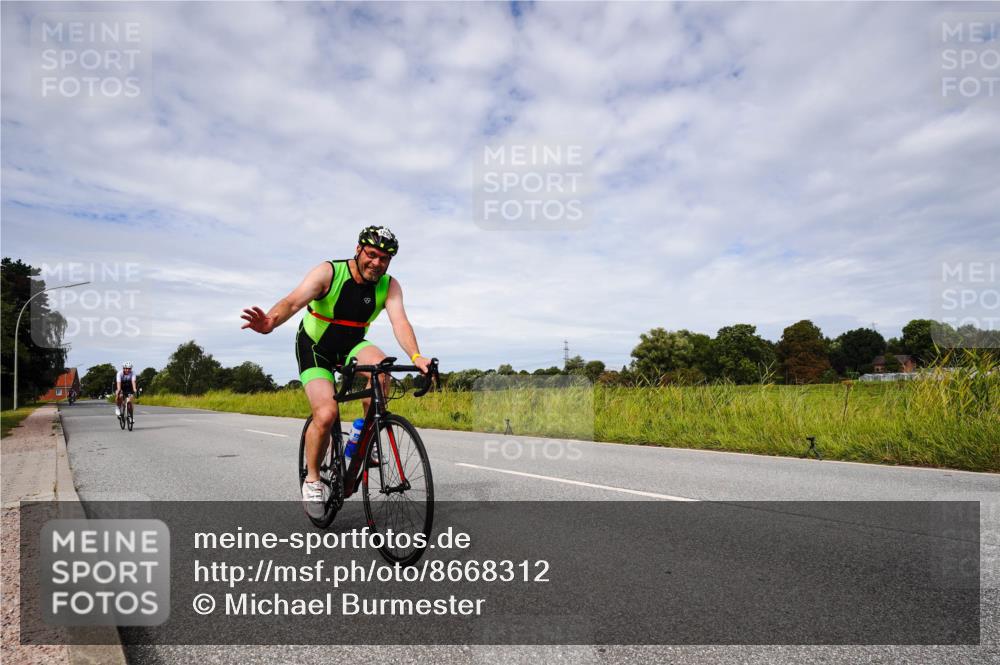 31.08.2025 - Elbe Triathlon Hamburg Michael Burmester http://msf.ph/oto/8668312 31.08.2025 11:09:28 Radfahren 1295, 1381, 1520 meine-sportfotos.de