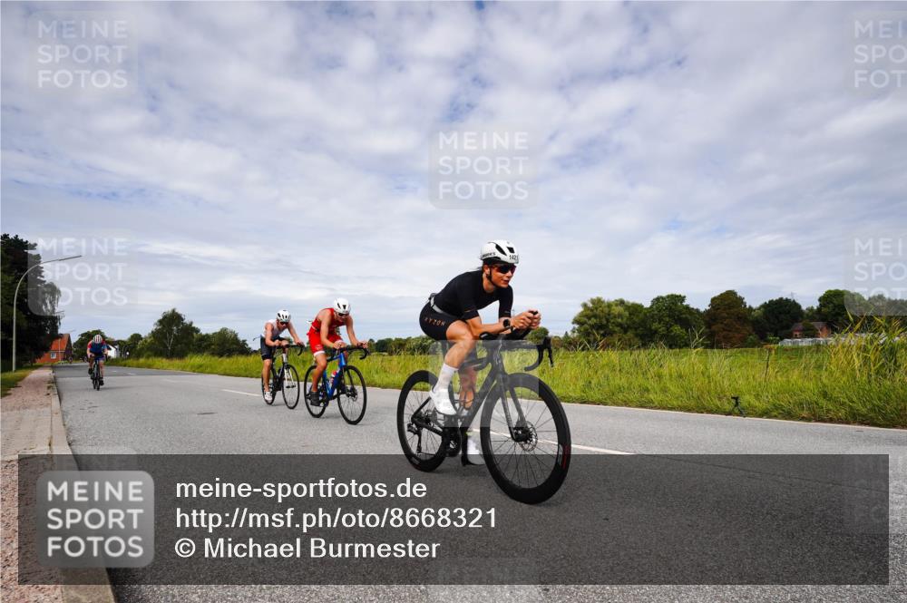 31.08.2025 - Elbe Triathlon Hamburg Michael Burmester http://msf.ph/oto/8668321 31.08.2025 11:09:56 Radfahren 1421, 1436, 1599, 1607 meine-sportfotos.de