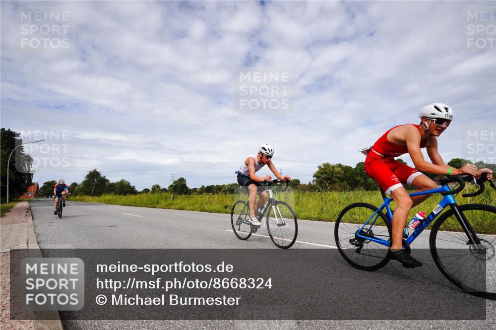 31.08.2025 - Elbe Triathlon Hamburg Michael Burmester http://msf.ph/oto/8668324 31.08.2025 11:09:57 Radfahren 1421, 1436, 1599, 1607 meine-sportfotos.de