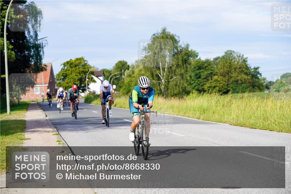 31.08.2025 - Elbe Triathlon Hamburg Michael Burmester http://msf.ph/oto/8668330 31.08.2025 09:46:41 Radfahren 284, 294, 329, 394, 526, 569, 570, 750, 759, 771, 816, 838 meine-sportfotos.de