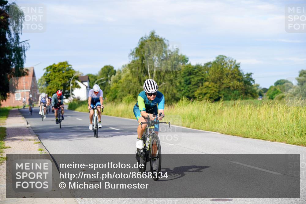 31.08.2025 - Elbe Triathlon Hamburg Michael Burmester http://msf.ph/oto/8668334 31.08.2025 09:46:41 Radfahren 284, 294, 329, 394, 526, 569, 570, 750, 759, 771, 816, 838 meine-sportfotos.de