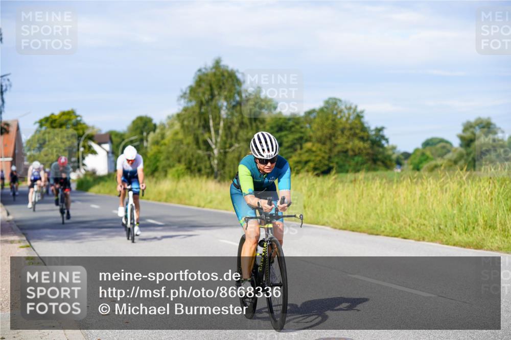 31.08.2025 - Elbe Triathlon Hamburg Michael Burmester http://msf.ph/oto/8668336 31.08.2025 09:46:42 Radfahren 284, 294, 329, 394, 526, 569, 570, 750, 759, 771, 816, 838 meine-sportfotos.de