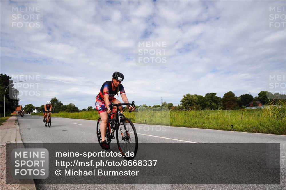 31.08.2025 - Elbe Triathlon Hamburg Michael Burmester http://msf.ph/oto/8668337 31.08.2025 11:10:22 Radfahren 1411, 1416, 1422, 1429, 1484, 1601 meine-sportfotos.de