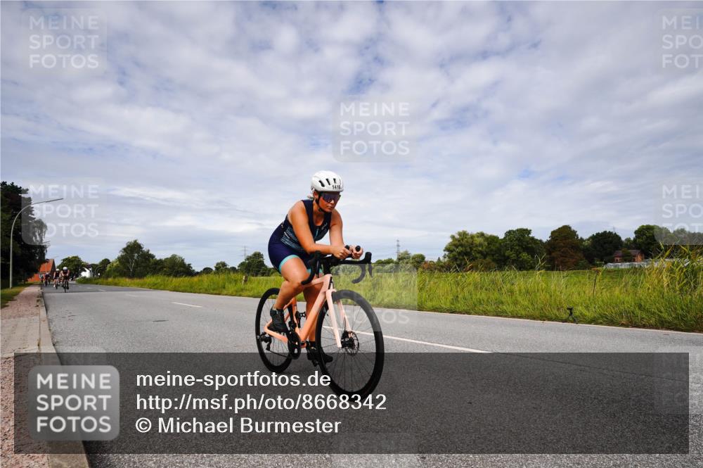 31.08.2025 - Elbe Triathlon Hamburg Michael Burmester http://msf.ph/oto/8668342 31.08.2025 11:10:23 Radfahren 1411, 1416, 1422, 1429, 1484, 1601 meine-sportfotos.de
