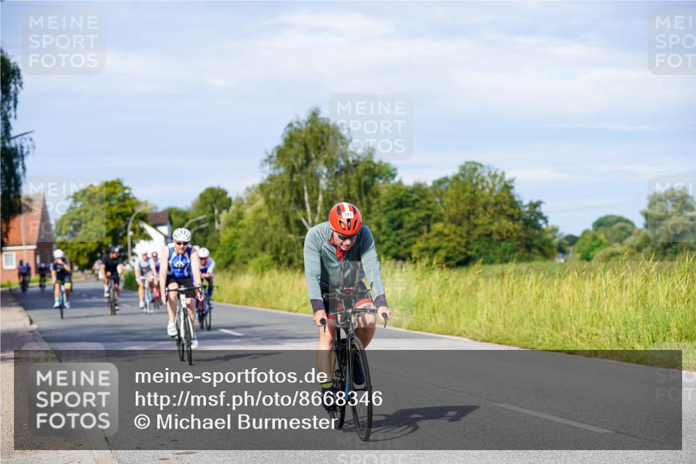 31.08.2025 - Elbe Triathlon Hamburg Michael Burmester http://msf.ph/oto/8668346 31.08.2025 09:46:44 Radfahren 284, 294, 329, 526, 569, 570, 729, 750, 759, 771, 838 meine-sportfotos.de