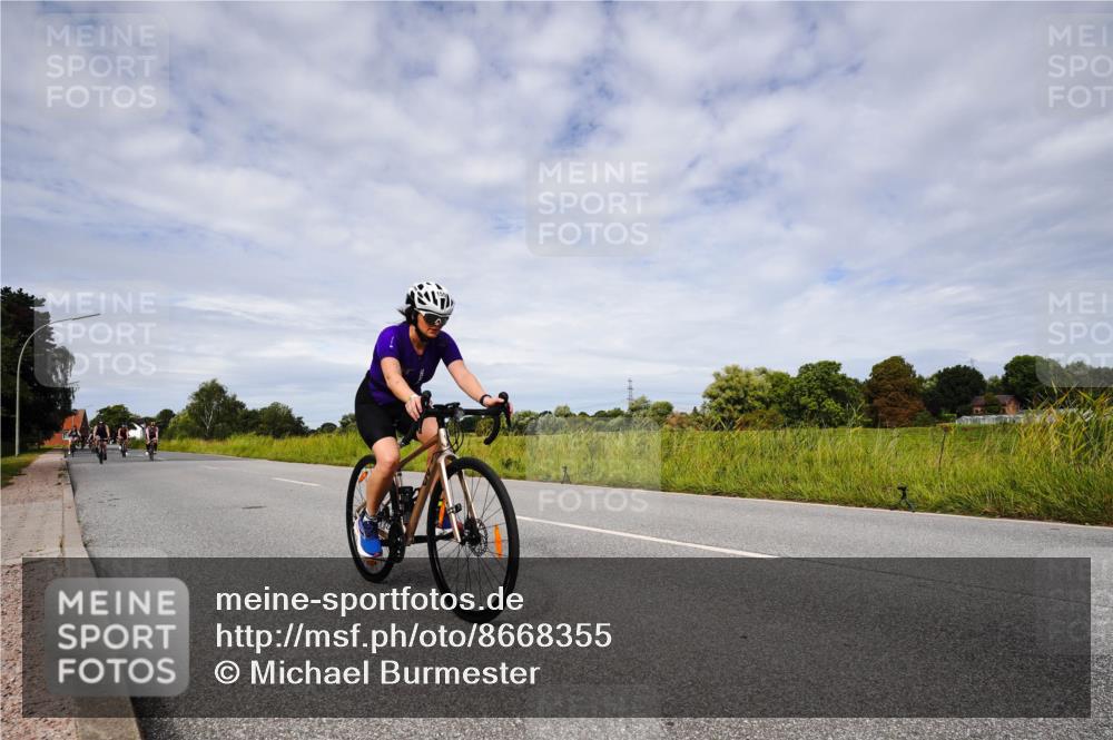 31.08.2025 - Elbe Triathlon Hamburg Michael Burmester http://msf.ph/oto/8668355 31.08.2025 11:10:35 Radfahren 1335, 1367, 1388, 1396, 1425, 1550 meine-sportfotos.de