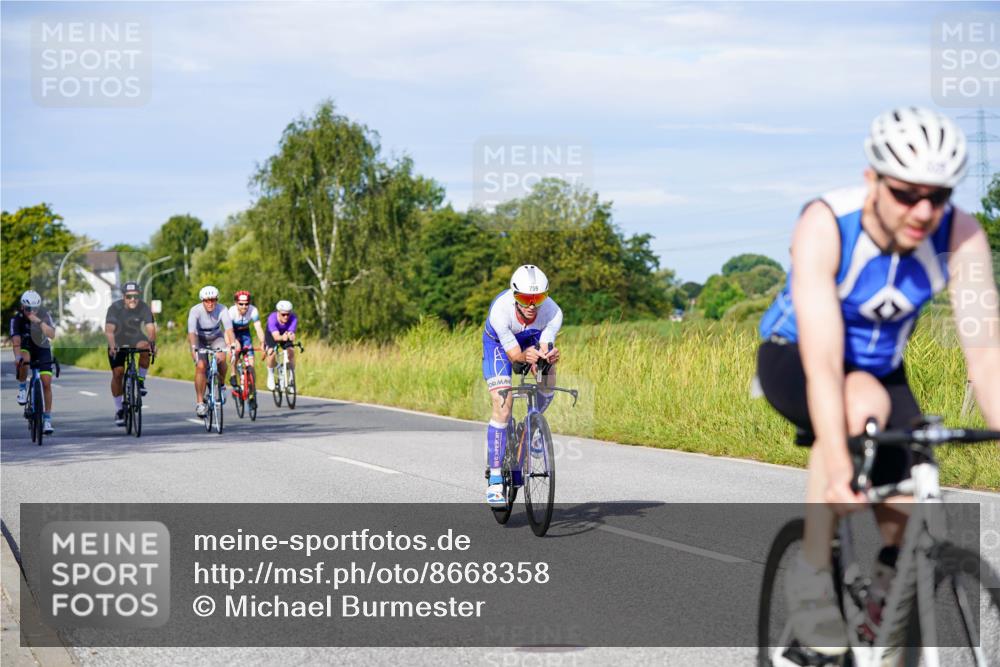 31.08.2025 - Elbe Triathlon Hamburg Michael Burmester http://msf.ph/oto/8668358 31.08.2025 09:46:46 Radfahren 294, 329, 526, 569, 570, 589, 729, 750, 759, 771, 838 meine-sportfotos.de