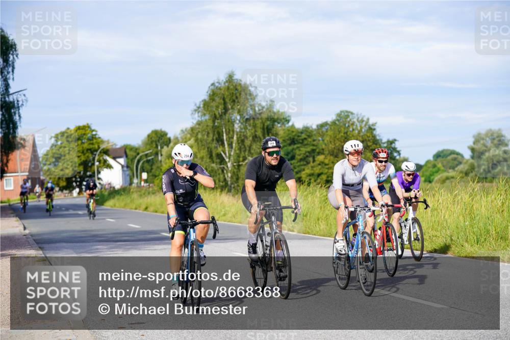 31.08.2025 - Elbe Triathlon Hamburg Michael Burmester http://msf.ph/oto/8668368 31.08.2025 09:46:48 Radfahren 294, 329, 384, 526, 569, 570, 589, 729, 759, 838 meine-sportfotos.de