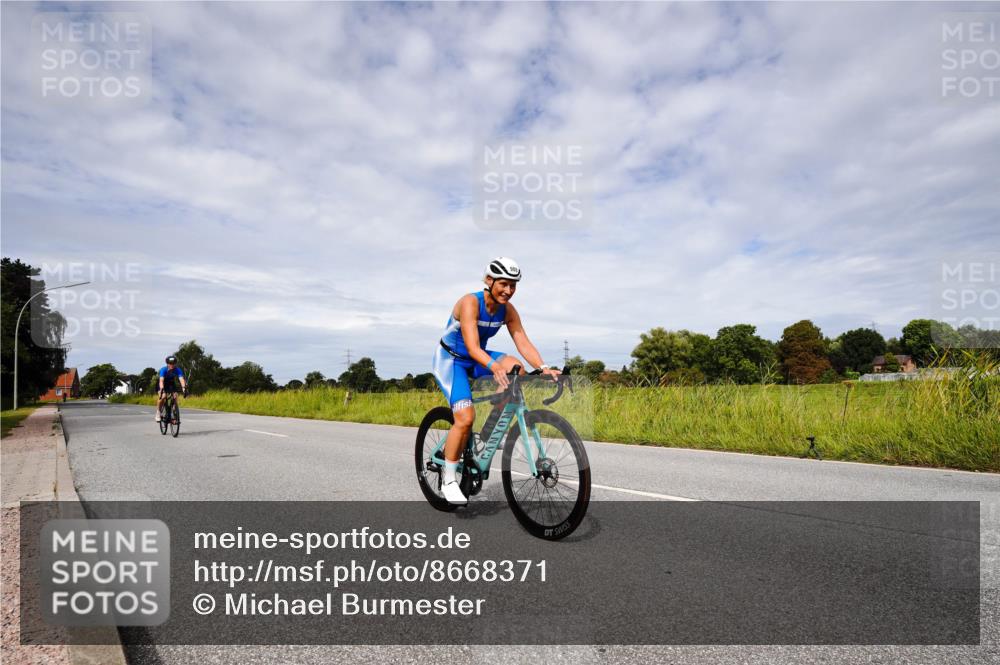 31.08.2025 - Elbe Triathlon Hamburg Michael Burmester http://msf.ph/oto/8668371 31.08.2025 11:10:48 Radfahren 988, 1365 meine-sportfotos.de