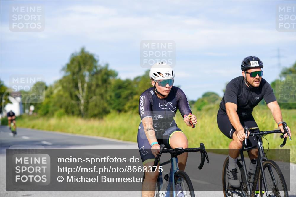 31.08.2025 - Elbe Triathlon Hamburg Michael Burmester http://msf.ph/oto/8668375 31.08.2025 09:46:48 Radfahren 294, 329, 384, 526, 569, 570, 589, 729, 759, 838 meine-sportfotos.de