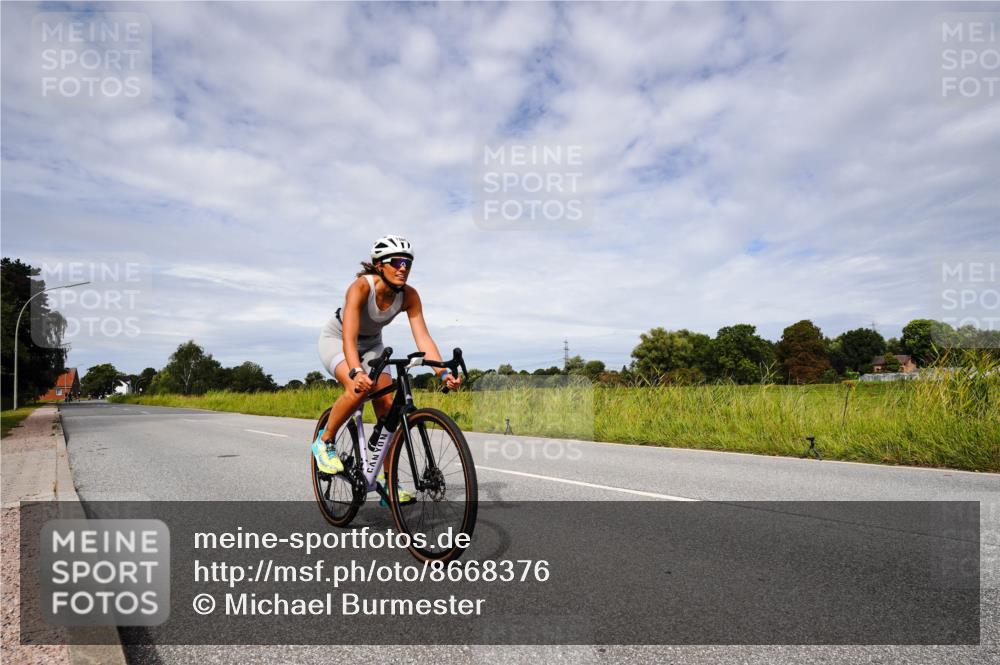 31.08.2025 - Elbe Triathlon Hamburg Michael Burmester http://msf.ph/oto/8668376 31.08.2025 11:10:59 Radfahren 1380 meine-sportfotos.de
