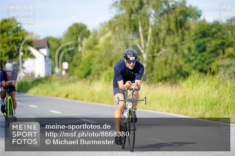 31.08.2025 - Elbe Triathlon Hamburg Michael Burmester http://msf.ph/oto/8668380 31.08.2025 09:46:51 Radfahren 294, 384, 399, 526, 569, 570, 589, 729, 838 meine-sportfotos.de