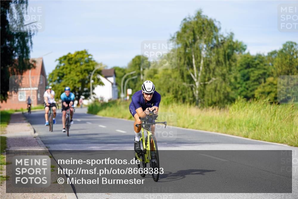 31.08.2025 - Elbe Triathlon Hamburg Michael Burmester http://msf.ph/oto/8668383 31.08.2025 09:46:52 Radfahren 384, 399, 589, 729 meine-sportfotos.de