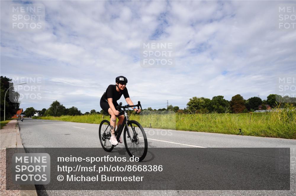 31.08.2025 - Elbe Triathlon Hamburg Michael Burmester http://msf.ph/oto/8668386 31.08.2025 11:11:16 Radfahren 1386, 1410, 1431, 1555, 1606 meine-sportfotos.de
