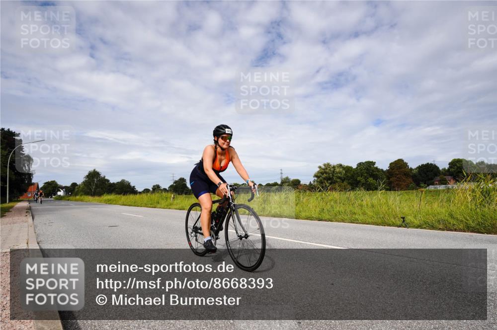 31.08.2025 - Elbe Triathlon Hamburg Michael Burmester http://msf.ph/oto/8668393 31.08.2025 11:11:24 Radfahren 1410, 1431, 1525 meine-sportfotos.de
