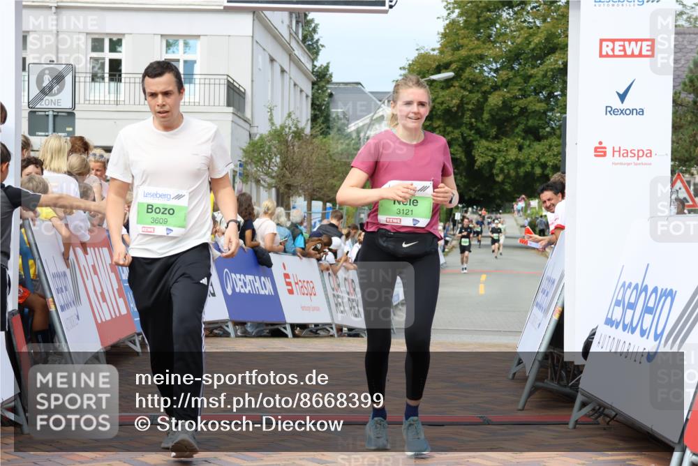 31.08.2025 - 21. Blankeneser Heldenlauf Strokosch-Dieckow http://msf.ph/oto/8668399 31.08.2025 10:56:20 Ziel 3609, 3083, 3121 meine-sportfotos.de
