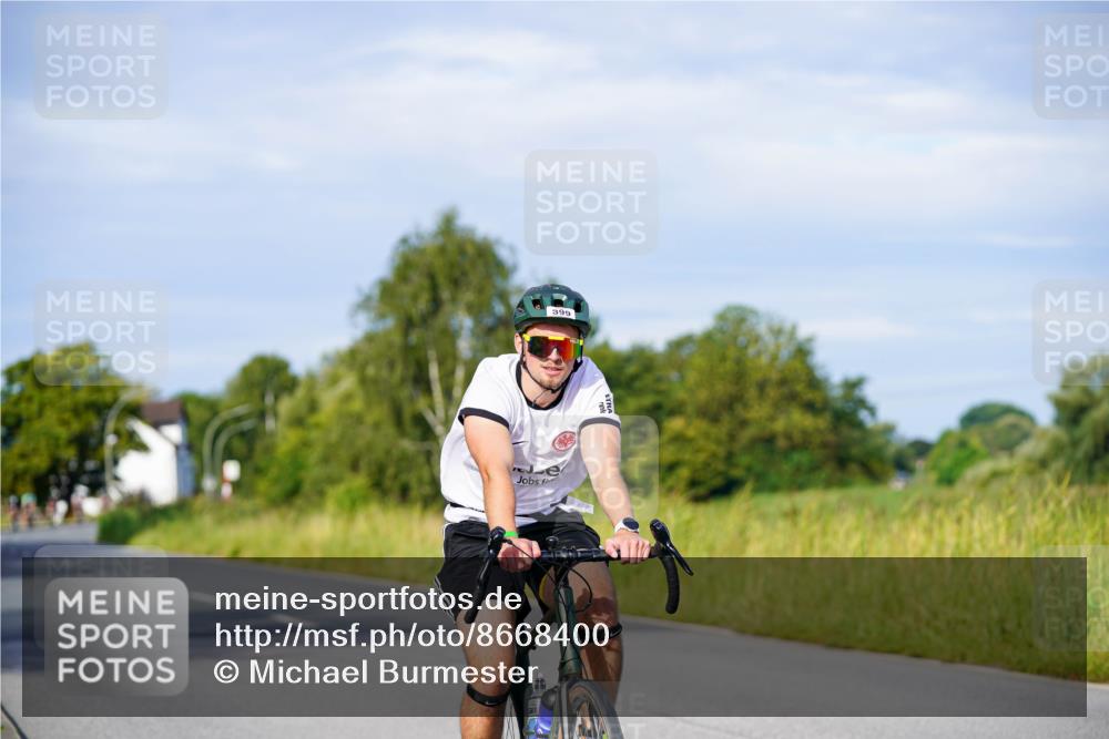 31.08.2025 - Elbe Triathlon Hamburg Michael Burmester http://msf.ph/oto/8668400 31.08.2025 09:46:57 Radfahren 384, 399, 458, 792 meine-sportfotos.de