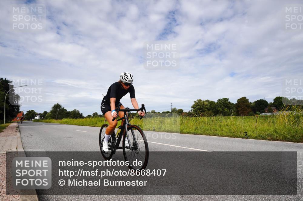 31.08.2025 - Elbe Triathlon Hamburg Michael Burmester http://msf.ph/oto/8668407 31.08.2025 11:11:54 Radfahren 1443, 1603 meine-sportfotos.de