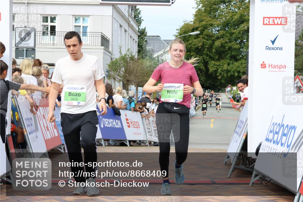 31.08.2025 - 21. Blankeneser Heldenlauf Strokosch-Dieckow http://msf.ph/oto/8668409 31.08.2025 10:56:19 Ziel 3609, 3083, 3121 meine-sportfotos.de