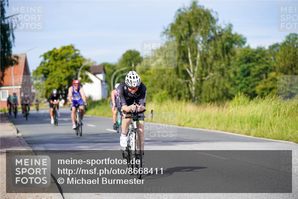 31.08.2025 - Elbe Triathlon Hamburg Michael Burmester http://msf.ph/oto/8668411 31.08.2025 09:47:07 Radfahren 290, 458, 531, 655, 691, 731, 760, 777, 792 meine-sportfotos.de
