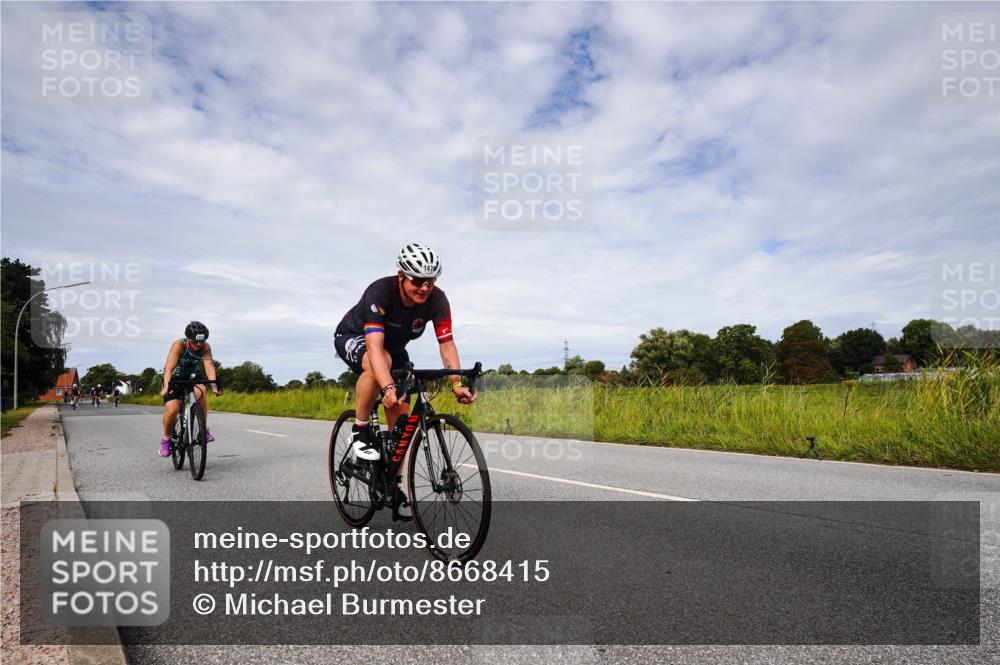 31.08.2025 - Elbe Triathlon Hamburg Michael Burmester http://msf.ph/oto/8668415 31.08.2025 11:12:21 Radfahren 1374, 1390, 1404, 1433, 1442, 1462, 1476, 1615 meine-sportfotos.de