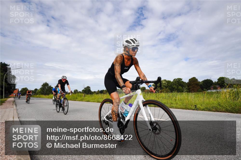 31.08.2025 - Elbe Triathlon Hamburg Michael Burmester http://msf.ph/oto/8668422 31.08.2025 11:12:27 Radfahren 1374, 1390, 1395, 1404, 1442, 1462, 1614, 1615 meine-sportfotos.de
