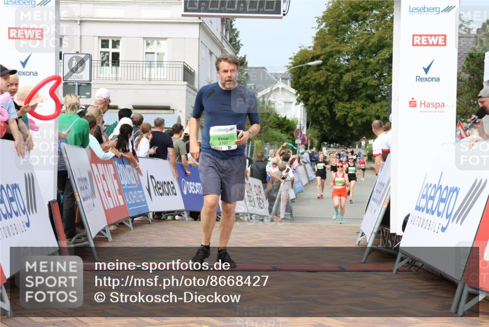 31.08.2025 - 21. Blankeneser Heldenlauf Strokosch-Dieckow http://msf.ph/oto/8668427 31.08.2025 11:14:40 Ziel 3707, 3470, 3093 meine-sportfotos.de
