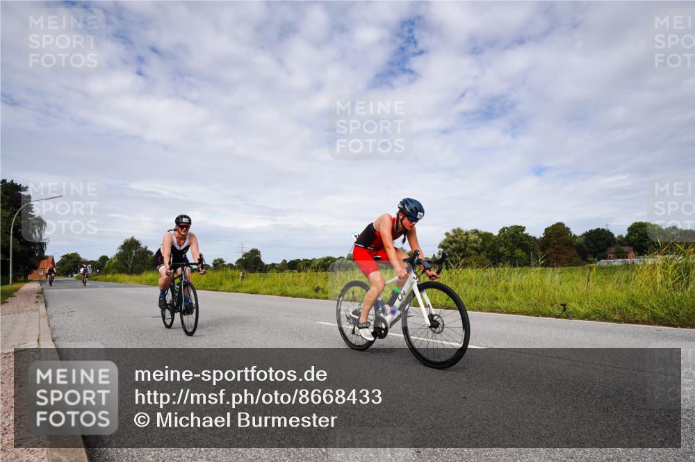 31.08.2025 - Elbe Triathlon Hamburg Michael Burmester http://msf.ph/oto/8668433 31.08.2025 11:12:35 Radfahren 1409, 1430, 1481, 1517, 1614 meine-sportfotos.de
