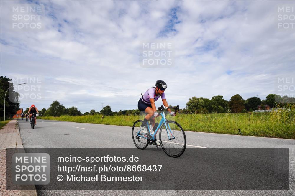 31.08.2025 - Elbe Triathlon Hamburg Michael Burmester http://msf.ph/oto/8668437 31.08.2025 11:12:39 Radfahren 1408, 1409, 1481, 1517 meine-sportfotos.de