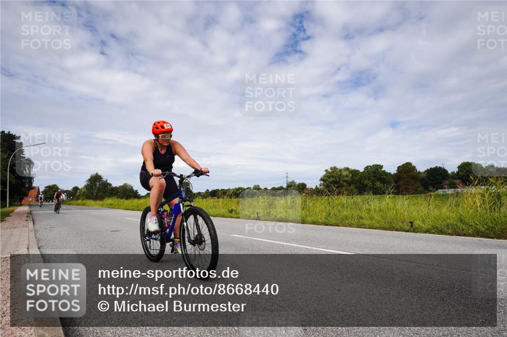 31.08.2025 - Elbe Triathlon Hamburg Michael Burmester http://msf.ph/oto/8668440 31.08.2025 11:12:40 Radfahren 1408, 1409, 1481, 1517 meine-sportfotos.de