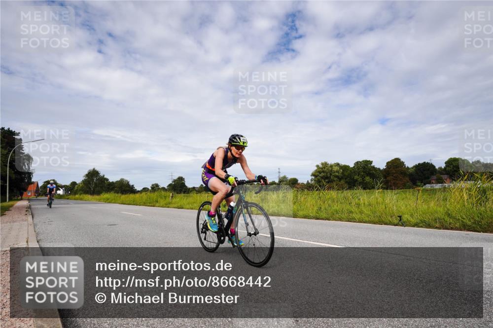 31.08.2025 - Elbe Triathlon Hamburg Michael Burmester http://msf.ph/oto/8668442 31.08.2025 11:12:43 Radfahren 1408, 1481, 1517 meine-sportfotos.de