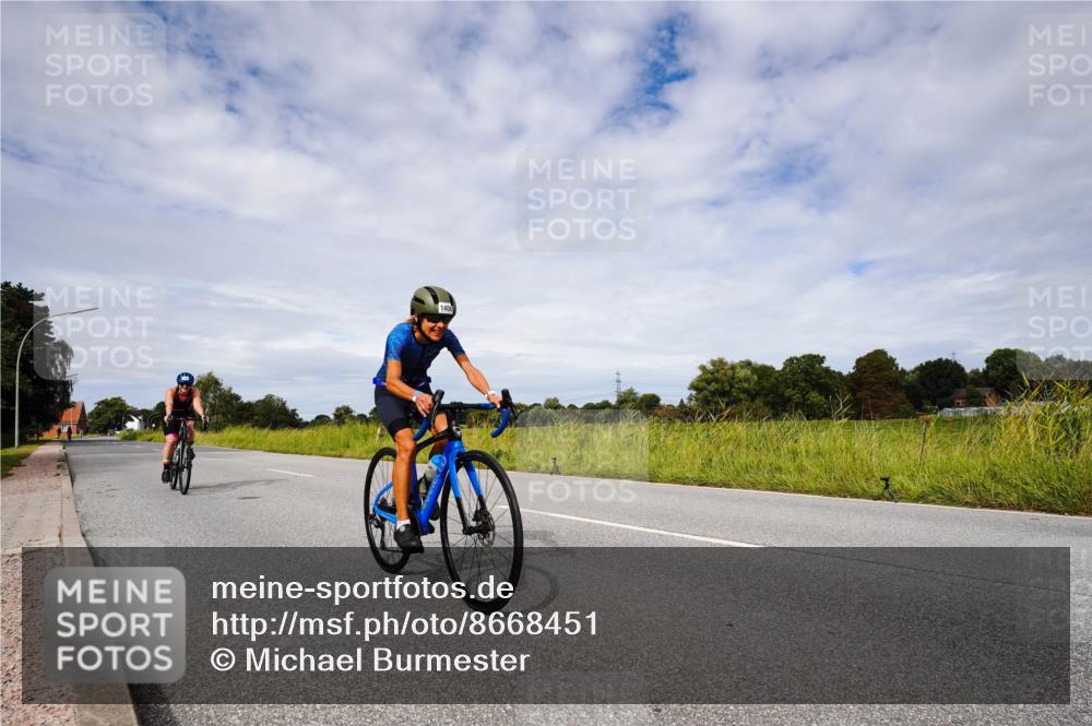 31.08.2025 - Elbe Triathlon Hamburg Michael Burmester http://msf.ph/oto/8668451 31.08.2025 11:13:22 Radfahren 1406, 1450 meine-sportfotos.de