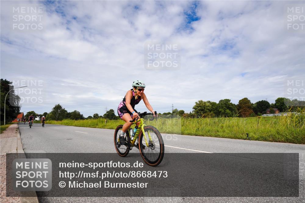 31.08.2025 - Elbe Triathlon Hamburg Michael Burmester http://msf.ph/oto/8668473 31.08.2025 11:14:07 Radfahren 1346, 1361, 1401, 1428 meine-sportfotos.de