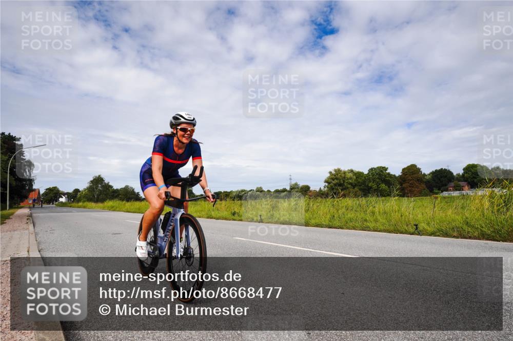 31.08.2025 - Elbe Triathlon Hamburg Michael Burmester http://msf.ph/oto/8668477 31.08.2025 11:14:13 Radfahren 1361, 1401 meine-sportfotos.de