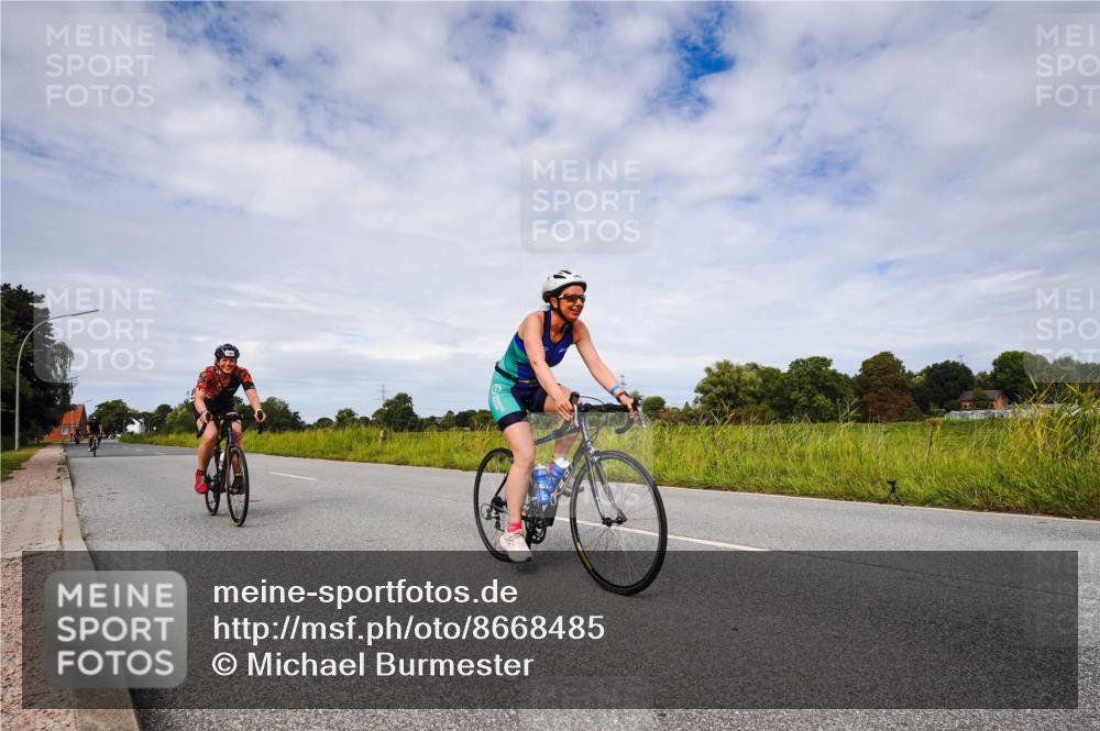31.08.2025 - Elbe Triathlon Hamburg Michael Burmester http://msf.ph/oto/8668485 31.08.2025 11:14:28 Radfahren 1040, 1447, 1463 meine-sportfotos.de