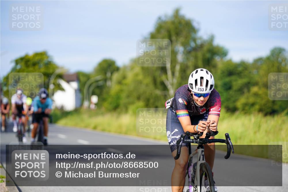 31.08.2025 - Elbe Triathlon Hamburg Michael Burmester http://msf.ph/oto/8668500 31.08.2025 09:47:36 Radfahren 253, 609, 657, 754, 828, 850 meine-sportfotos.de