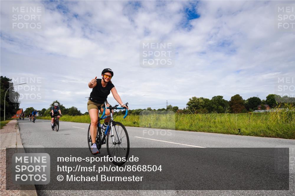 31.08.2025 - Elbe Triathlon Hamburg Michael Burmester http://msf.ph/oto/8668504 31.08.2025 11:14:51 Radfahren 1345, 1363, 1407, 1475, 1594 meine-sportfotos.de