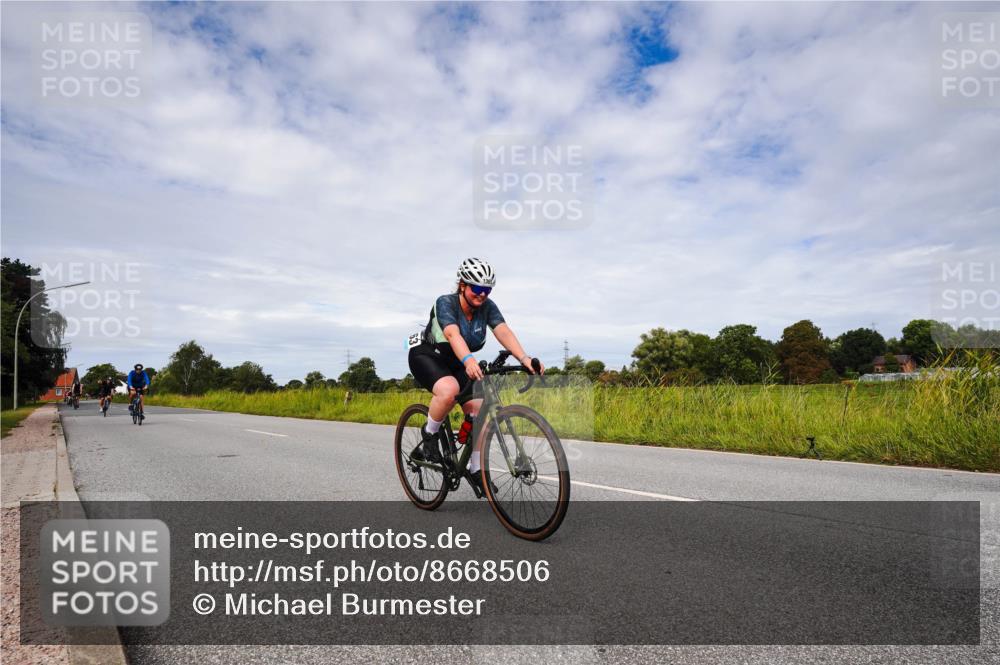 31.08.2025 - Elbe Triathlon Hamburg Michael Burmester http://msf.ph/oto/8668506 31.08.2025 11:14:52 Radfahren 1345, 1363, 1407, 1475, 1594 meine-sportfotos.de